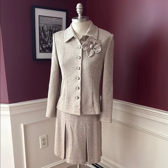 St. John Collection Skirt Suit - Picture 1 of 13